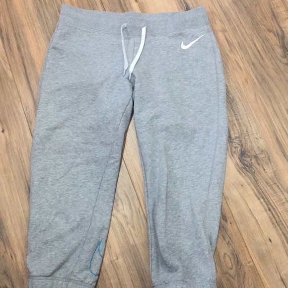 Nike Pants - Nike Capri joggers Sz M